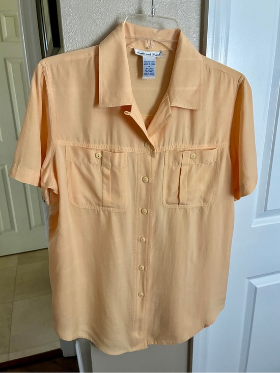 Anna And Frank Tops - 100% Silk Camp Shirt - Peach / Pale Orange - Vintage "Anna and Frank"